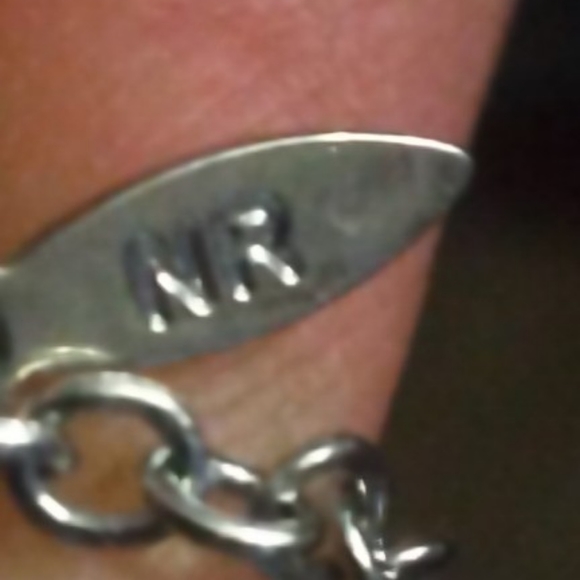 *** Vintage Avon Green & Blue Stones on Silver Drop Pendant Necklace - Picture 7 of 8